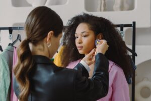 Mistakes People Make When Choosing Earrings to Match Their Outfits