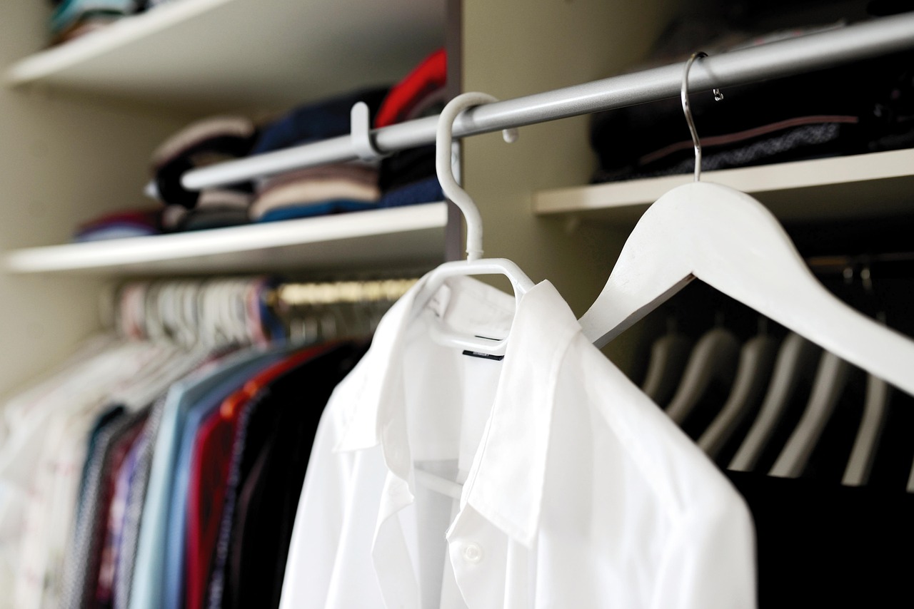 Smart Style Starts at Night: Why Outfit Prep Is a Game-Changer